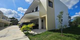 574 NW 7th St Gallery 1