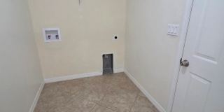 6135 Higgins Avenue Gallery 14