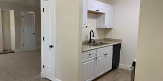 HAS IT ALL! One Bedroom Condo; Murray; /Garage  Pool Gallery 1