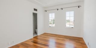 1302 Sweetzer Ave Gallery 26