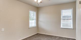 Beautiful updated home in The Village - 2 bed 1 bath Gallery 14