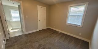 2 Bedroom, 2 Bathroom Home with large garage! Gallery 12