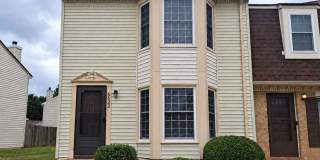 End-Unit 3 Bedroom Townhome! Gallery 1