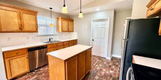 3 Bed, 2 Bath Home with Large Backyard in Fairmont Subdivision 3 Bed, 2 Bath Home with Large Backyard in Fairmont Subdivision Gallery 9