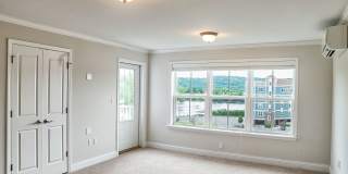 Hudson Square Gallery 13