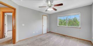 Charming 3BR Townhome in Lincoln Gallery 16