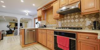 32 Eileen Way Gallery 14