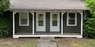 2-Bedroom, 1-Bathroom Duplex with central heat and air Gallery 1