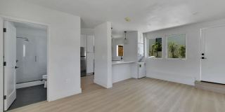 Stylish Santa Monica studio with w/d in unit, and private rear yard. Gallery 8