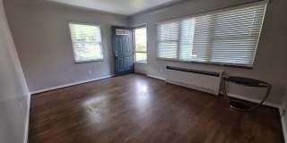 Charming 2 bedroom duplex perfectly located in Rochester Gallery 4