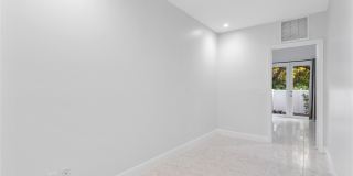 316 SW 16th Street Gallery 16