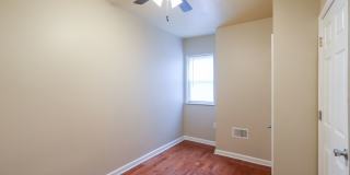 Newly renovated 3 bed 1.5 bath, central air Gallery 16