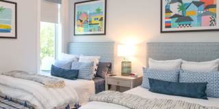 ** YOU WANT LUXURY AT ITS FINEST**ABSOLUTELY STUNNING ENTERTAINMENT 4\5 MOORINGS HOME ** Gallery 28