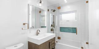 Beautiful 3 Bed + 2 Bath House + Front & Back Yard, Garage, Driveway Gallery 13