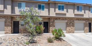 Townhome with Pool and Playground! Gallery 1