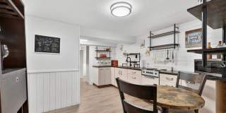 Charming 2BR Apartment in Greeley Gallery 6