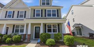 3BR | 3.5BA | 3-Story Townhome | Bonus Loft | Fenced Yard Gallery 1