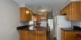 Single Level House - Move-in Ready Early July Gallery 5