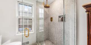 2310 SPRUCE Street Gallery 21