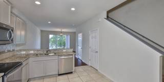Beautiful Townhome at Magnolia Park! Gallery 6