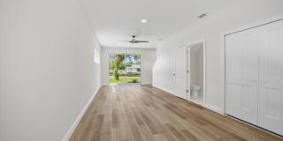 206 W Fox St Gallery 1