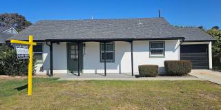 Quaint Midtown Home with New Wood Flooring & Large Yard!! Gallery 1