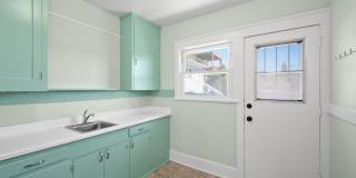 Charming Sherman Heights 2-Bedroom, Available Now! Gallery 18