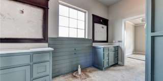 Newer Home + Edmond Schools + 4 bedrooms + 3 car garage Gallery 9