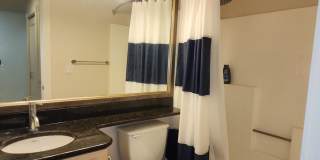 Two Bedroom Condo with Great Amenities! Gallery 7