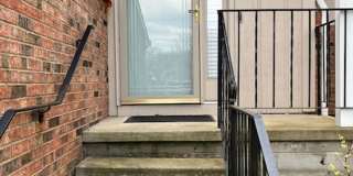 Beautifully remodeled 3 bedroom, 2.5 bath, 2 car garage Gallery 4