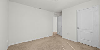 817 SHEEN Circle Gallery 22