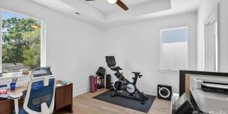 Spacious 3BR Townhome in Charlotte Gallery 4
