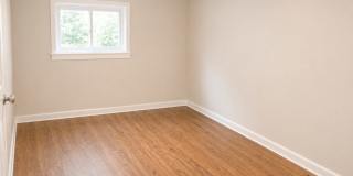 ***South Side Duplex Apartment For Rent * Pet Friendly * Walk to E. Carson St. * Available Now * Renovated *** Gallery 13