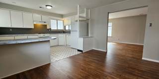 1134-1138 N Akron St Gallery 21