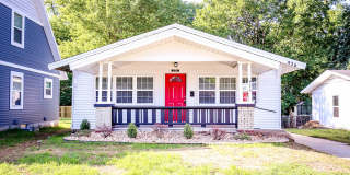 GORGEOUS! 3BR/2BA Home Near MSU with Huge Backyard & Garage Gallery 1