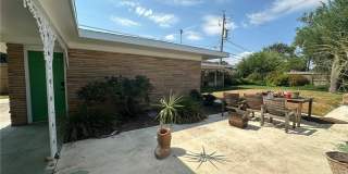 301 Bermuda Place Gallery 31