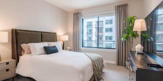 The Hudson Gallery 30