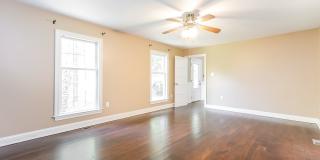 Stunning 3 Bedroom Home with Barn and Over 3 Acres! Gallery 11