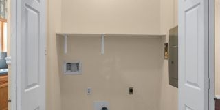 2 Bedroom 2.5 Bath 2 Car Carport - town house Gallery 23