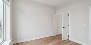 720 Thompson Street Gallery 40