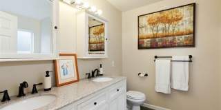 Gorgeous Home in Cul-de-sac that backs Greenbelt Gallery 12