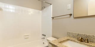 Williamsburg Manor Gallery 24