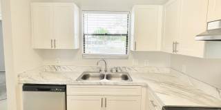 2552 W Bird St Gallery 12