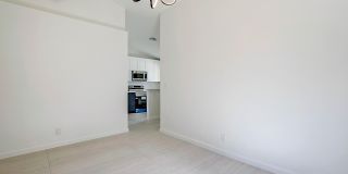 320 NE 42nd Street Gallery 12