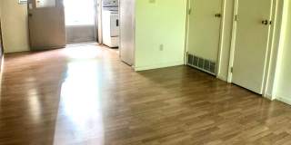 $1,200 - 2 Bed/1 Bath Private area near the Oval Gallery 7