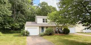 2 Bedroom (+ Office) Home Burlington Available 8/1 Gallery 1
