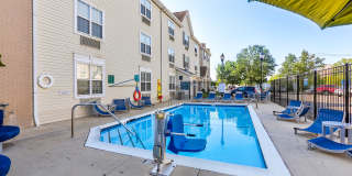 AVIA North Shore Gallery 11