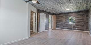 312 HAMMONDS FERRY Gallery 27