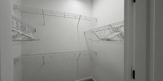 4402 Longwood Lake Square Gallery 37