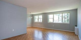 887 Farmington Avenue Gallery 3